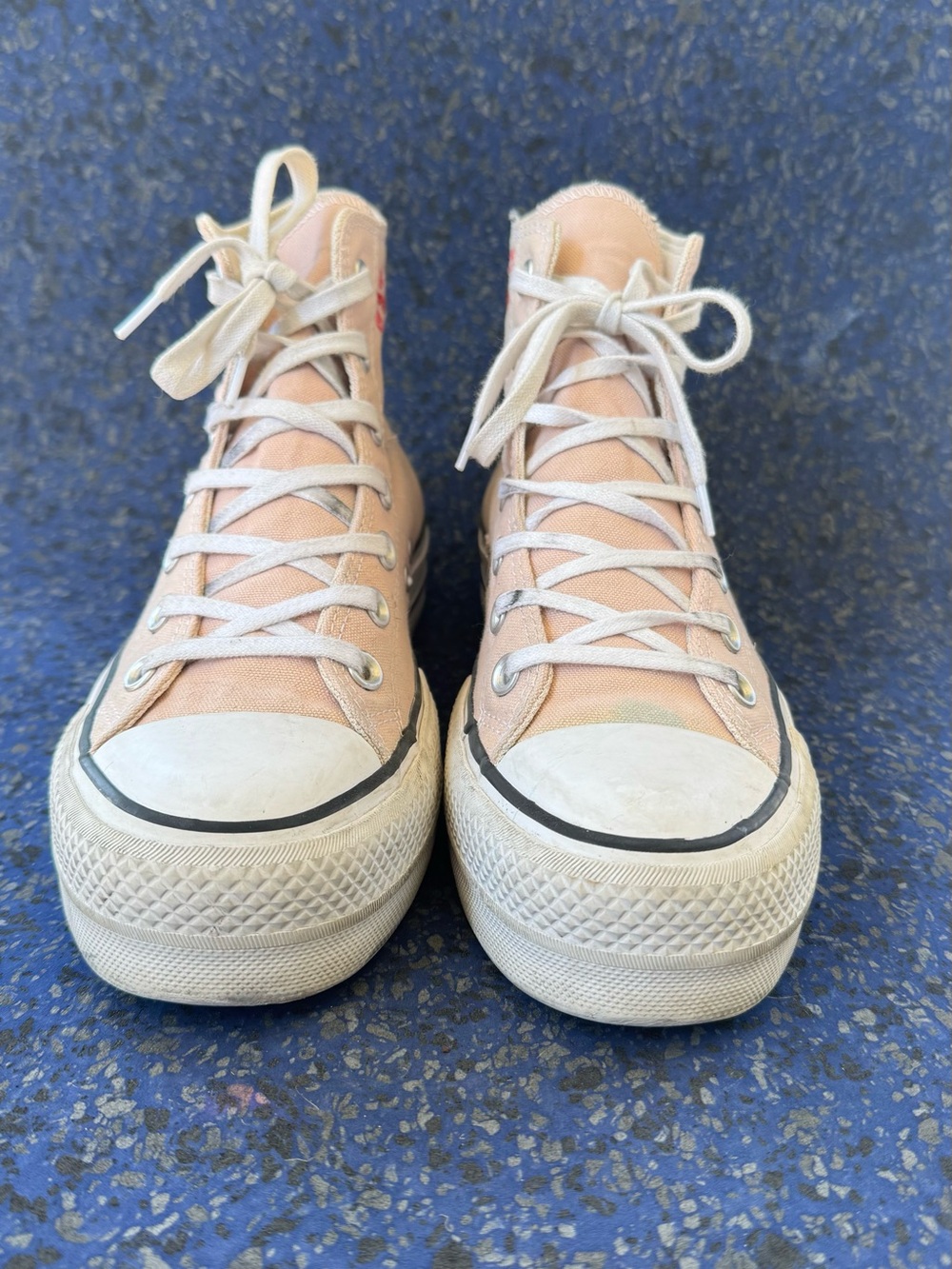 Converse Pink High-Top Platform Sneakers with Embroidered Hearts Women’s 8 - Picture 8 of 8